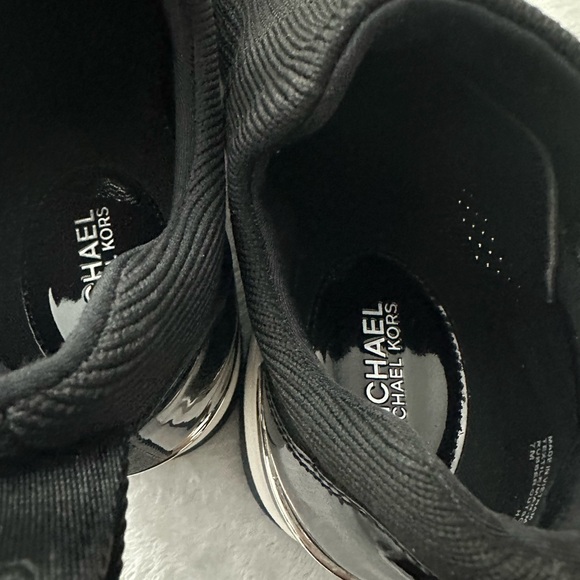 Michael Kors Willis Stretch Knit Trainer brand new / no box - Picture 14 of 15